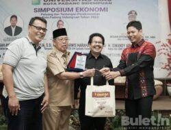 Wawako Arwin Hadiri Simposium Perekonomian Gagasan IKA UNRI Padang Sidempuan