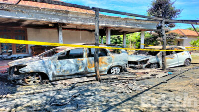 Naas, Dua Unit Mobil di Pamekasan Terbakar Habis saat Pemiliknya Tertidur Lelap