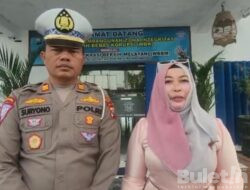 Viral Ngevlog Diatas Mobil, Berujung Permintaan Maaf di Satlantas Polres Bondowoso