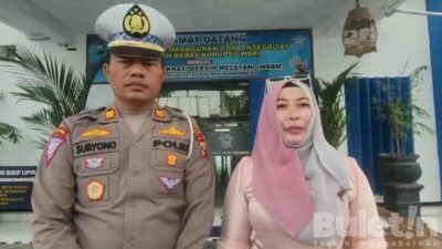 Viral Ngevlog Diatas Mobil, Berujung Permintaan Maaf di Satlantas Polres Bondowoso