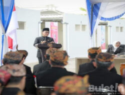 Dorong Pertumbuhan Ekonomi Masyarakat Pamekasan, Bupati Baddrut Tamam Lantik Pejabat Tinggi di Sentra PKL