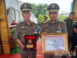 Bupati Bondowoso Terima Penghargaan Karya Bhakti Peduli Satpol PP Tahun 2023