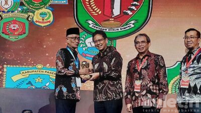 Dukung Program Jamkesnas, Bupati Bondowoso Terima Penghargaan UHC Award 2023