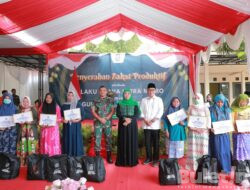 Bagikan Zakat Produktif di Batu Ampar Pamekasan, Gubernur Khofifah Harapkan Pelaku Usaha Ultra Mikro Terlindungi dari Jeratan Rentenir