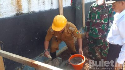 Kades Cihaur Kecamatan Cibeber Cianjur Bangun Lapangan Alun-alun Menjadi Indah