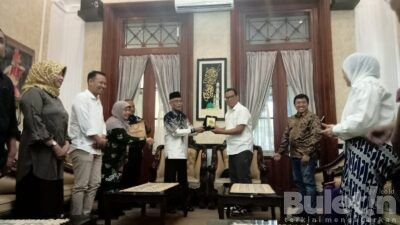 Bupati Bondowoso Sambut Kedatangan Uya Kuya,Ternyata Ini Penyebabnya