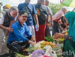 Wakil Bupati Pamekasan Tinjau TPS Pasar Kolpajung, Pedagang Keluhkan Tempat Becek Saat Hujan