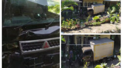 Mobil Pick Up L300 Seruduk Pagar Rumah Warga di Jalan Raya Desa Pamaroh, Pamekasan