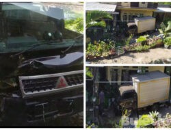 Mobil Pick Up L300 Seruduk Pagar Rumah Warga di Jalan Raya Desa Pamaroh, Pamekasan