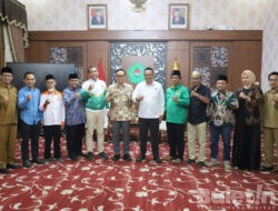 Bupati Pamekasan Serahkan Dana Hibah Bantuan Parpol, Ada yang Dapat Hampir 1 Milyar