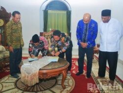 Bupati Aliong Mus Teken MoU dengan IAIN Ternate