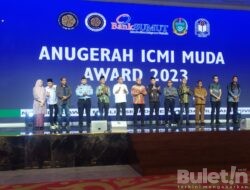 Bupati Tapsel Terima Penghargaan Anugerah ICMI Muda Award 2023