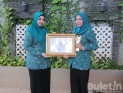 Aminah Hadi Apresiasi Reny, Penerima Penghargaan Bunda PAUD Kecamatan Teladan Tingkat Nasional