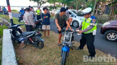 Pemuda di Pamekasan Kerap Nongkrong Gunakan Motor Berknalpot Brong Meresahkan Warga, 11 Motor Diamankan Polisi