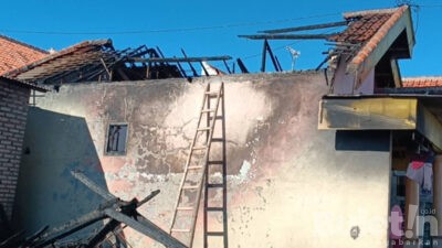 Nahas, Gudang dan Rumah Hangus di Desa Branta Pesisir, Pamekasan Dilalap Si Jago Merah, Pemilik Sempat Pingsan