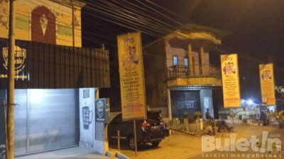 Diduga Tidak Berizin, Papan Reklame Konser di Jalan Panglegur, Pamekasan Disoal