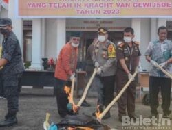 Wawako Arwin Saksikan Pemusnahan Barang Bukti Tipidum Oleh Kejari Padangsidimpuan