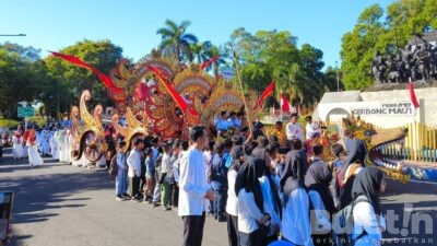 Sambut Tahun Baru Islam 1445 H, Ribuan Siswa di Bondowoso Pawai Taaruf