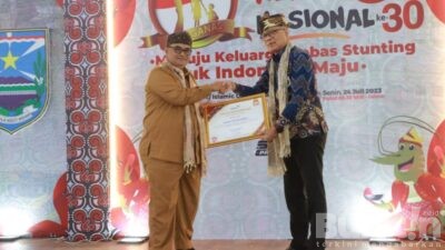 Sukses Turunkan Stunting, Wabup Timbul Terima Penghargaan dari BKKBN RI