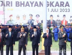 Momen HUT Bhayangkara ke 77, Jajaran Polda Jatim Terima Penghargaan dari Gubernur Jawa Timur