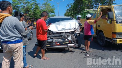 Toyota Rush Tabrak Truk Angkut LPG Hingga Tabrak Pohon di Jalan Trunojoyo, Pamekasan