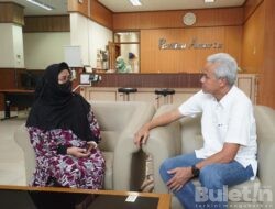 Besuk Cak Nun di RSUP Sardjito, Ganjar: Kondisinya Membaik, Mari Kita Doakan Kesembuhan Beliau