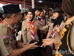 Atikoh Ganjar Terima Lencana Karya Bakti di Hari Pramuka ke 62