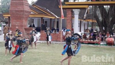 Kepala Desa Gembleb Trenggalek Gelar Hiburan Usai Upacara HUT RI ke – 78