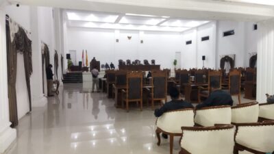 Penyampaian Ranperda Tentang Perubahan APBD oleh Wakil Bupati Pulau Taliabu