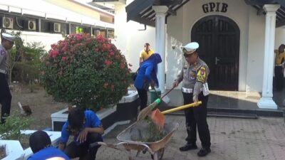 HUT Lantas, Polres Situbondo Bersih-bersih Sejumlah Tempat Ibadah