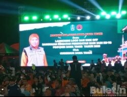 Gubernur Jatim dan Bupati Magetan Menyerahkan Hadiah Lomba Logo Hari Jadi Ke-78 Provinsi Jawa Timur