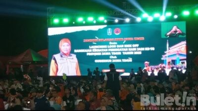 Gubernur Jatim dan Bupati Magetan Menyerahkan Hadiah Lomba Logo Hari Jadi Ke-78 Provinsi Jawa Timur