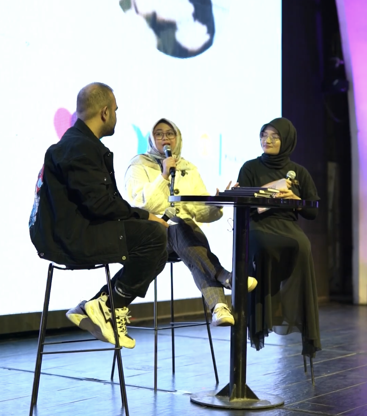 Talkshow Teduh di Eras Festival