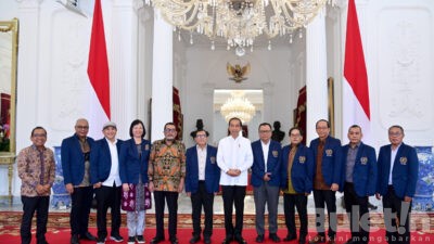 Terpilih Menjadi Ketua PWI Pusat, Hendry Ch Bangun Temui Presiden Jokowi Di Istana Merdeka