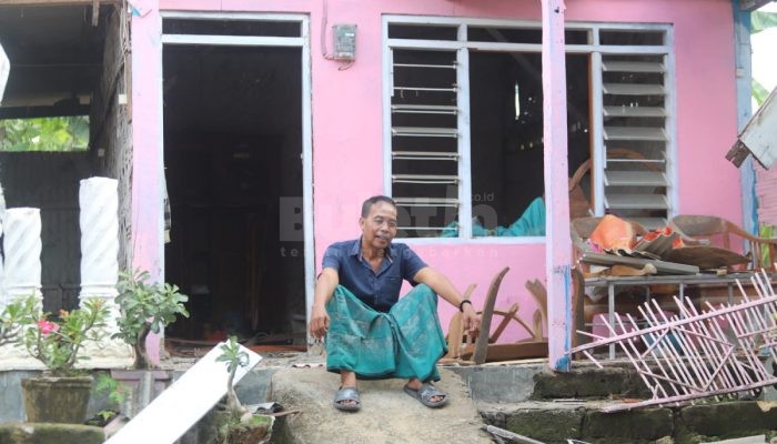 Viral ! Rumah Ketua KPPS di Pamekasan Rusak Terkena Ledakan Diduga Bom