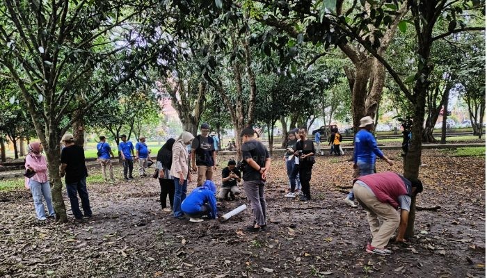 Peringati HSN 2024, PHIG dan DLH Bondowoso Pasang Puluhan Biopori di Hutan Kota
