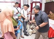 Ramadan Berbagi, Bupati Tapsel dan Ketua TP PKK Salurkan Ratusan Paket Sembako