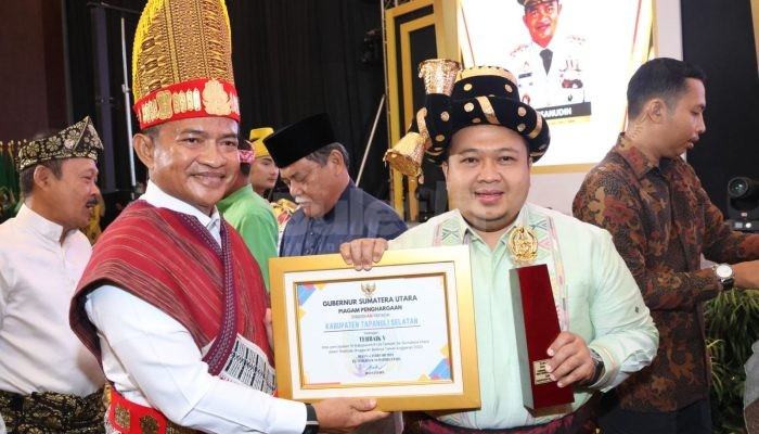 Pemkab Tapsel Terima Dua Penghargaan dari Pj Gubernur Sumut