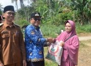 Pj. Wali Kota Padangsidimpuan Salurkan Bantuan Beras Kepada Sejumlah Penerima Manfaat