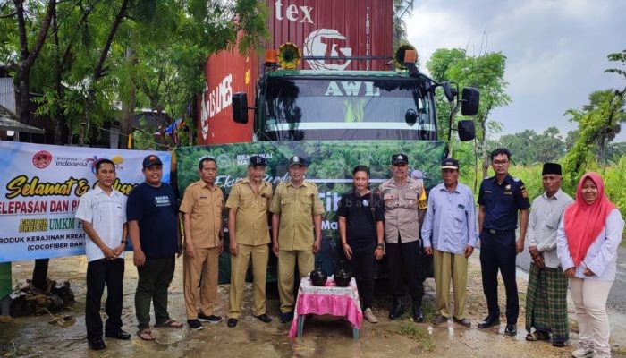 UD Sembrani Artho Pamekasan Ekspor Perdana 18 Ton Serabut Kelapa ke China