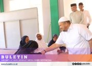 Bupati Tapsel Serahkan Bantuan dan Zakat Mal Ke BKM Babussalam, Al-Amal dan Al-Ikhlas