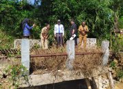 Mendapat Laporan Warga, Pj Bupati Bondowoso Tinjau Langsung Jembatan Yang Ambrol