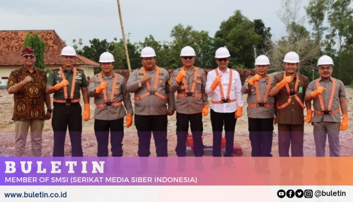 Pj Bupati Pamekasan Hadiri Prosesi Peletakan Batu Pertama Pembangunan Mako Polres