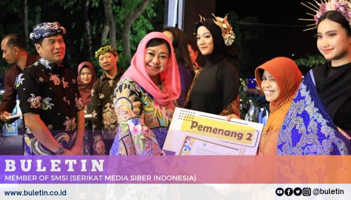 Pj. Ketua Dekranasda Apresiasi Karya Desainer Motif Batik Khas Kota Probolinggo