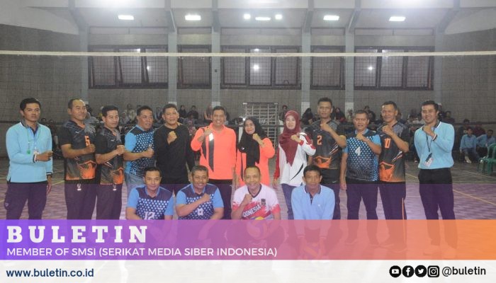 Pj Bupati Hadiri Acara Penutupan Pertandingan Bola Voli Campuran HUT RI ke-79