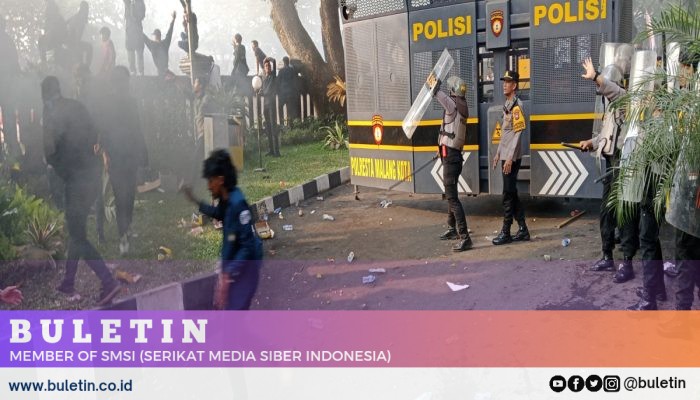 Kawal Putusan MK, Ribuan Mahasiswa Gelar Aksi di Gedung DPRD Kota Malang