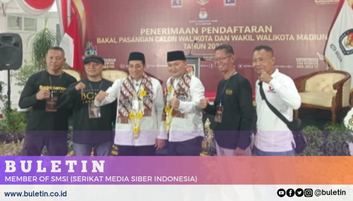 Ribuan Pendukung Antarkan Bonie Laksmana-Bagus Rizky Daftar ke KPU Kota Madiun