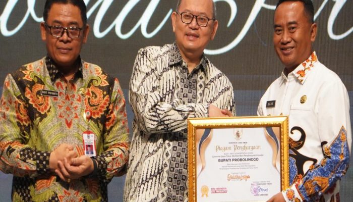 Pj. Bupati Probolinggo Raih Penghargaan Pembina Produktivitas Siddhakarya 2024