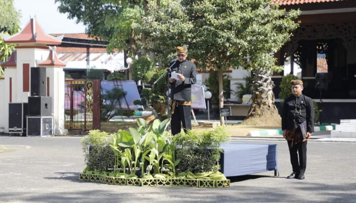 Lestarikan Budaya Madura, Upacara Hari Jadi Pamekasan Ke 494 Kenakan Pakaian Adat dan Bahasa Daerah 