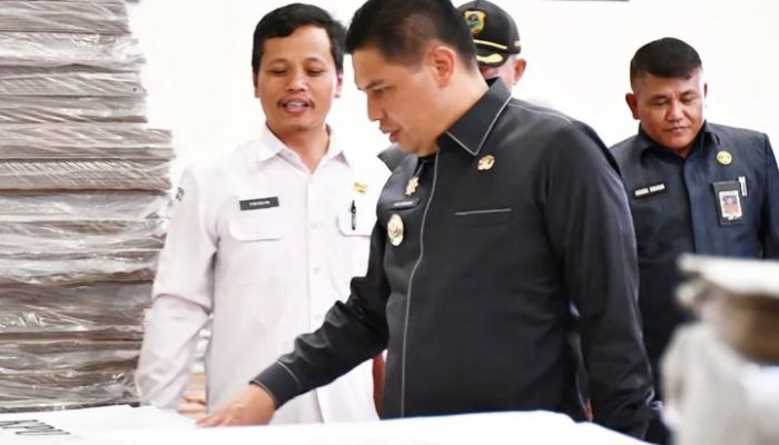 Pastikan Kelancaran Pemilu, Pj Bupati Lakukan Monitoring Logistik 2024